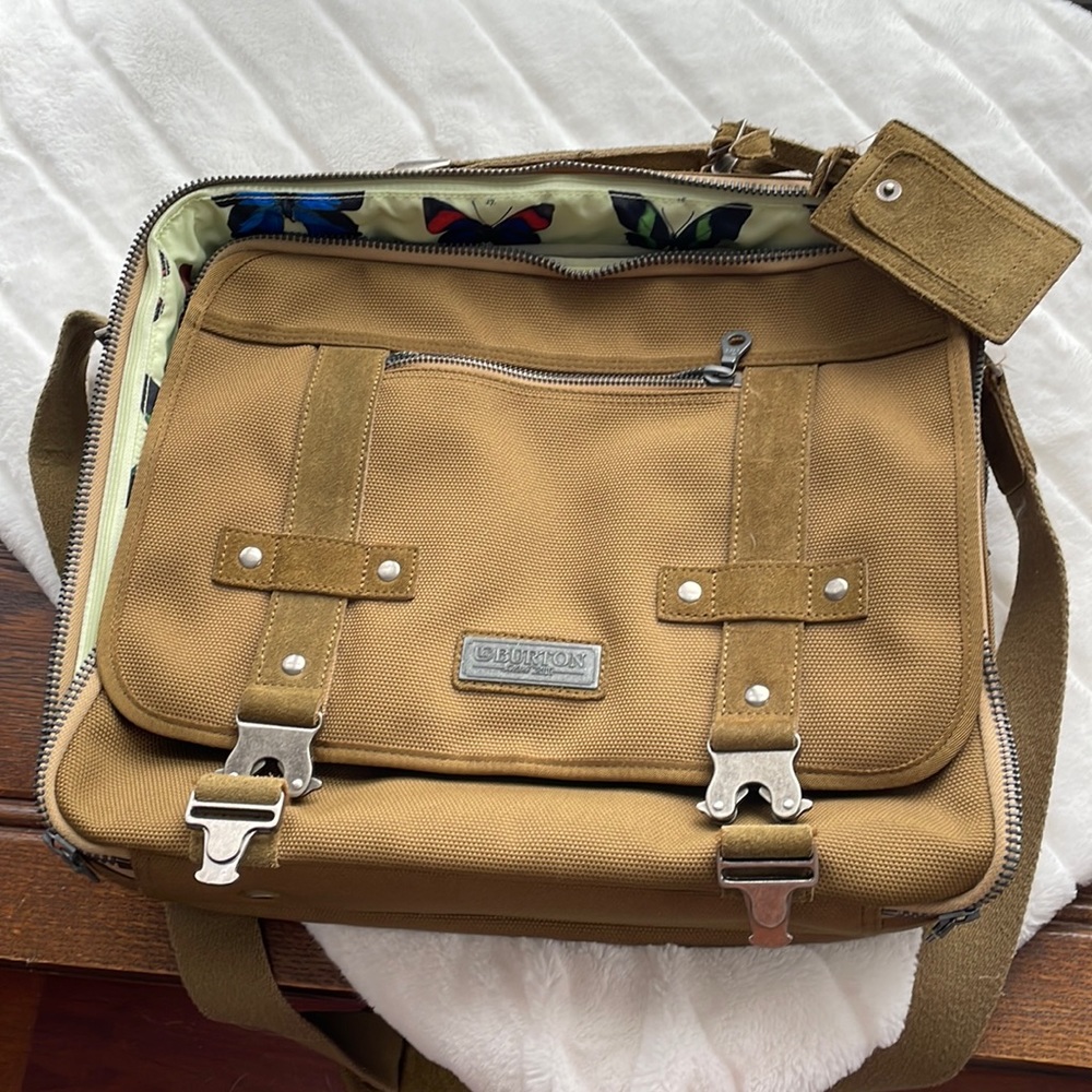 COPY - Burton laptop Messenger Bag